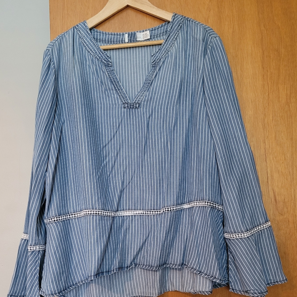 Woman's casual blouse